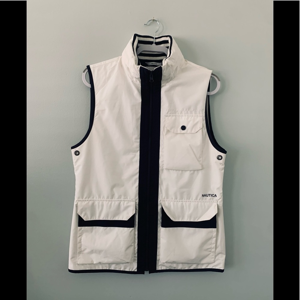 Náutica White windbreaker vest